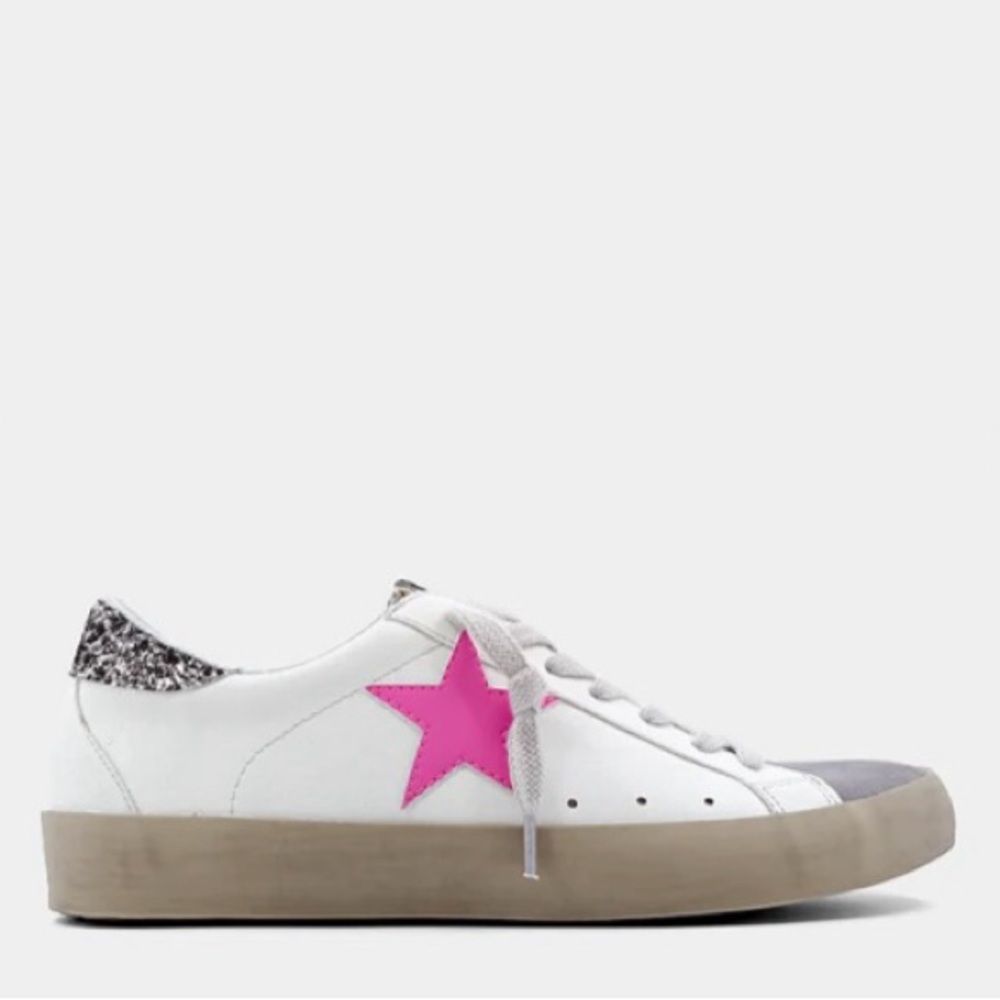 Shu Shop amazing like-new pink star sneaker. Size 9.
